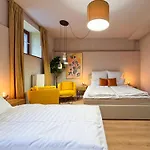Schoenhaus Prenzlauer Berg - Grosszuegiges Design-Apartment