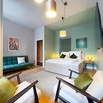 Schoenhaus Prenzlauer Berg - Grosszuegiges Design-Apartment